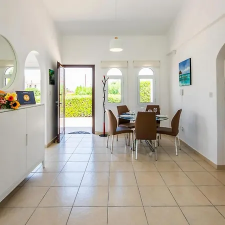 Вилла Mikaella By Ezoria Корал-Бэй