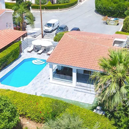 Mikaella By Ezoria *