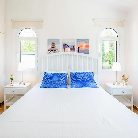 Mikaella By Ezoria Корал-Бэй