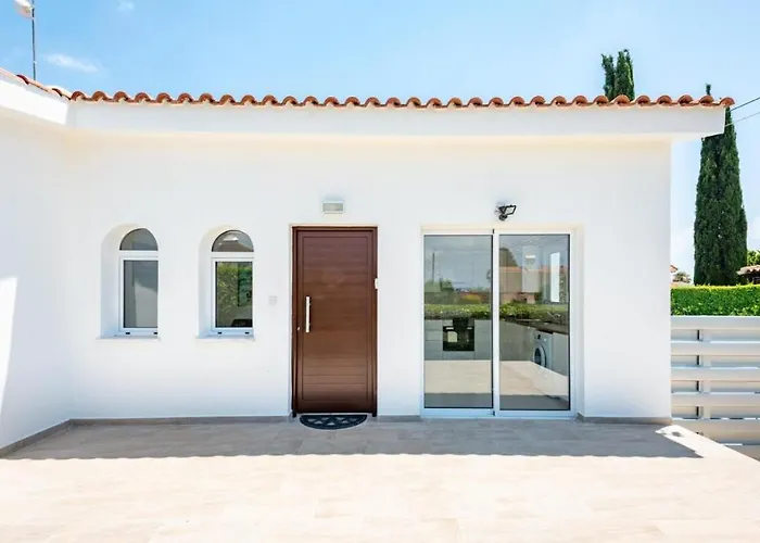 Mikaella By Ezoria Villa