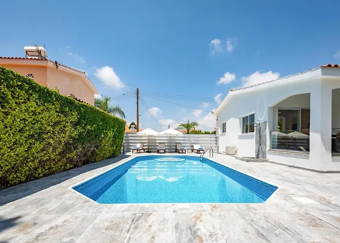 Mikaella By Ezoria *