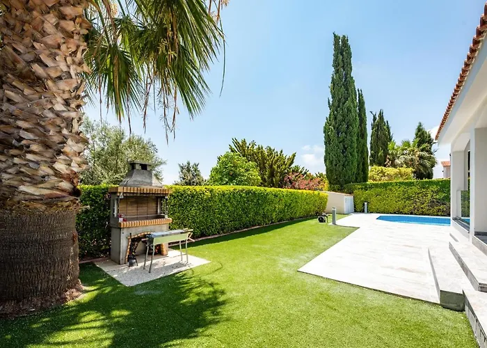 Mikaella By Ezoria Villa Coral Bay