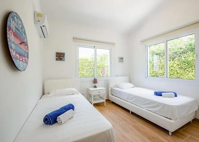 Villa Mikaella By Ezoria *