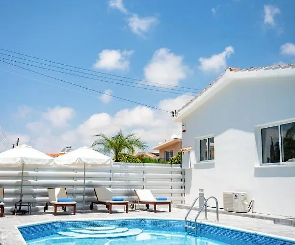 Villa Mikaella By Ezoria *