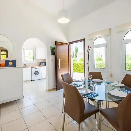 Mikaella By Ezoria Korall-öböl