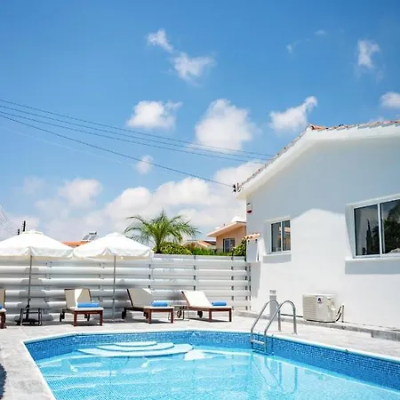 Villa Mikaella By Ezoria *