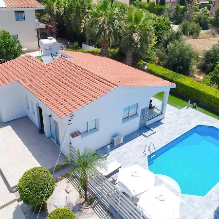 Mikaella By Ezoria Villa Coral Bay