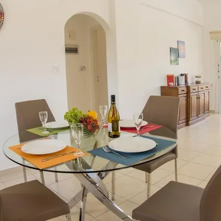 Mikaella By Ezoria Korall-öböl